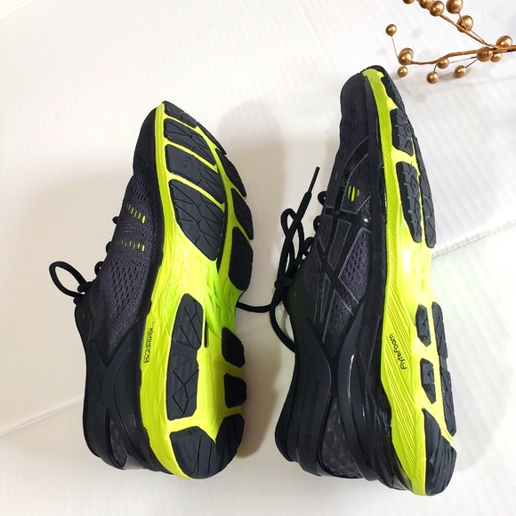 Oasics Men's Running Shoes Green and Black, excellent condition - Picture 11 of 16